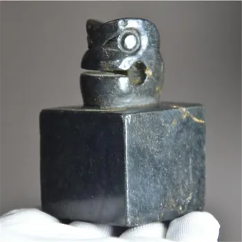 Hongshan cultura archaize o ferro preto meteorito selo pequena estátua